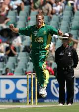 Shaun Pollock struck early and often for South Africa on his way to a stunning 5 for 23 and a series win for South Africa &copy; AFP
