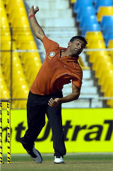 Praveen Kumar took 3 for 18 as Central Zone skittled West Zone for 98 en route to a six-wicket win in Bangalore &copy; ESPNcricinfo Ltd