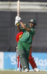 Shakib Al Hasan starred in yet another impressive all-round display, taking three wickets and scoring an unbeaten 33, to help Bangladesh win the series 2-1 &copy; AFP