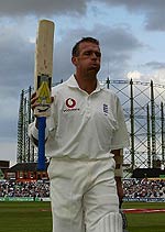 Alec Stewart bows out  &copy; Getty Images